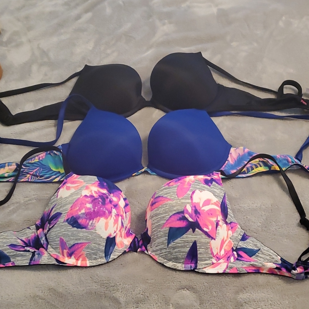 Like new Victoria Secret PINK bras